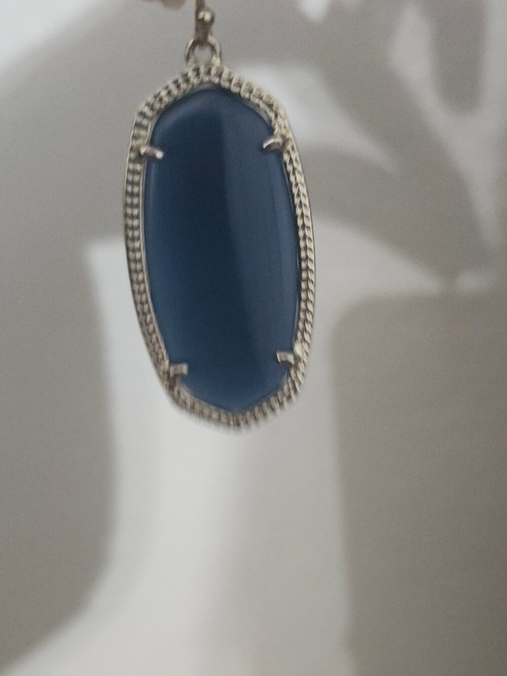 Kendra Scott Navy Blue Elle Gold Earrings - Picture 2 of 2